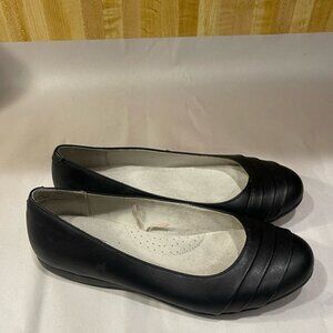 Cliffs by white mountain shoes